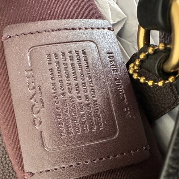 Minimalistic and elegant Coach tote bag - Picture 5 of 6